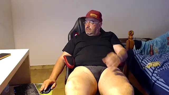 Snapshot of fraboys chatting on April 12, 2026, 2:20 pm fraboys online show from April 12, 2026, 2:20 pm