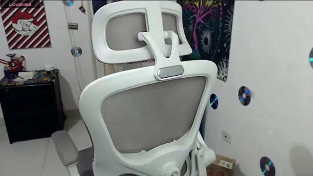 xherry horny online show from December 16, 2025, 7:51 pm