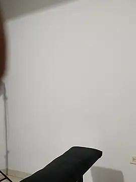 sexy fit guy on cam online show from November 23, 2025, 7:46 pm