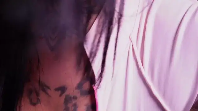 curvyliciousss online show from April 8, 2026, 2:18 pm