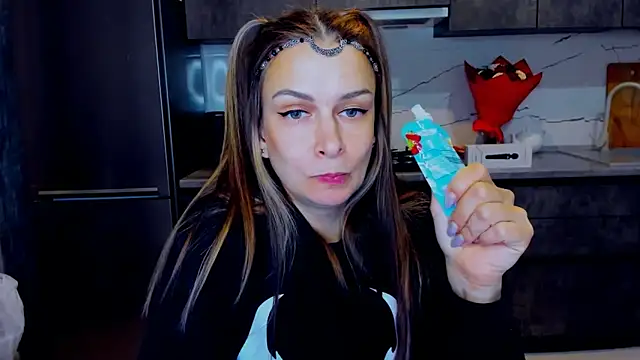 AlexiaDarren online show from February 14, 2025, 6:51 pm