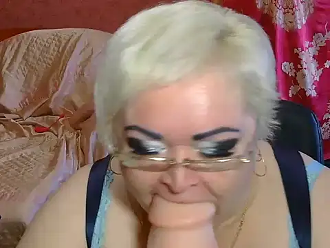 Snapshot of Iren4555 chatting on February 14, 2025, 5:30 am Iren4555 online show from February 14, 2025, 5:30 am