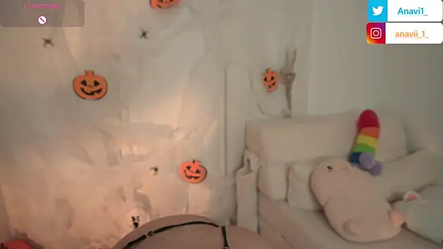 Anavi  online show from October 24, 2025, 10:53 pm