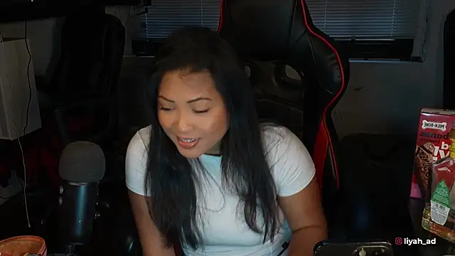 Bubbleliyah online show from November 13, 2025, 9:40 pm