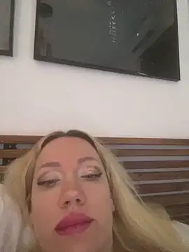 Snapshot of SofiaJoy chatting on February 17, 2026, 2:36 pm SofiaJoy online show from February 17, 2026, 2:36 pm