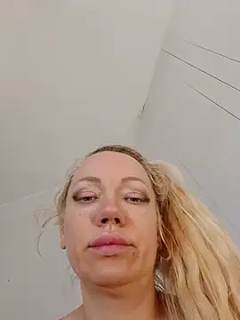 Snapshot of SofiaJoy chatting on July 8, 2026, 2:40 pm SofiaJoy online show from July 8, 2026, 2:40 pm