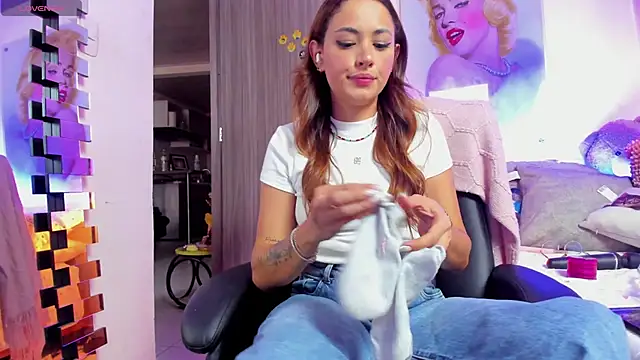 Snapshot of KimberlySaen chatting on February 21, 2026, 10:23 pm KimberlySaen online show from February 21, 2026, 10:23 pm