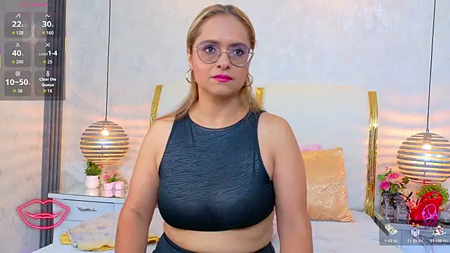 MarilynVega1 online show from June 15, 2026, 8:30 pm