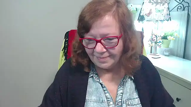 Snapshot of Adelewildx chatting on October 7, 2025, 3:29 am Adelewildx online show from October 7, 2025, 3:29 am