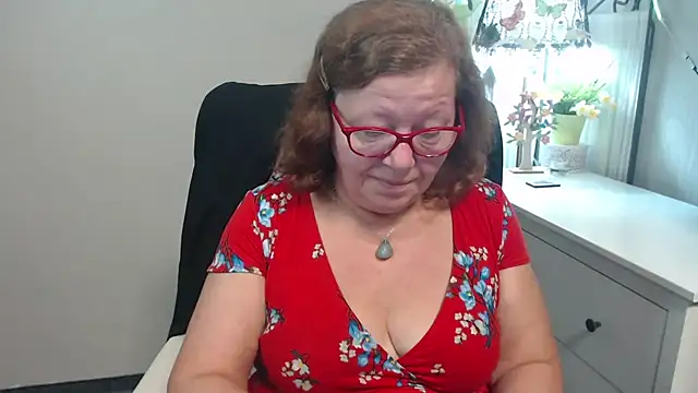 Snapshot of Adelewildx chatting on September 9, 2025, 2:43 am Adelewildx online show from September 9, 2025, 2:43 am