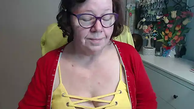 Adelewildx online show from April 9, 2026, 3:30 am