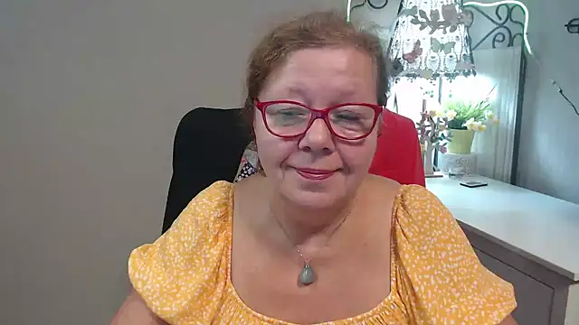 Snapshot of Adelewildx chatting on September 10, 2025, 3:27 am Adelewildx online show from September 10, 2025, 3:27 am