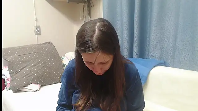alisacucumber online show from January 12, 2025, 7:21 pm