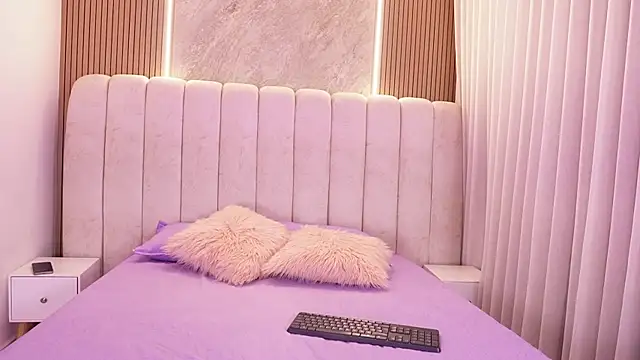 emyli sw  online show from April 14, 2026, 3:11 am