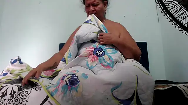 Snapshot of juanys_asshot chatting on September 24, 2025, 1:06 pm juanys asshot online show from September 24, 2025, 1:06 pm