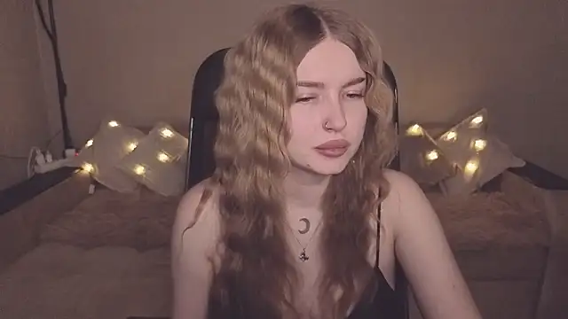 ViolettaLopez online show from January 8, 2026, 1:06 pm