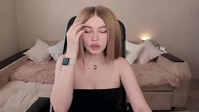 ViolettaLopez online show from March 16, 2025, 10:33 am