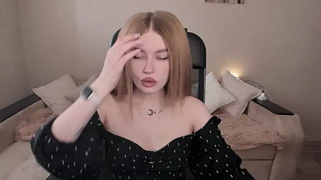 ViolettaLopez online show from March 14, 2025, 9:24 am