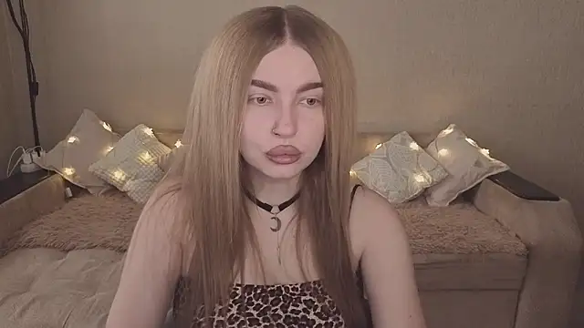 ViolettaLopez online show from November 20, 2025, 11:33 am