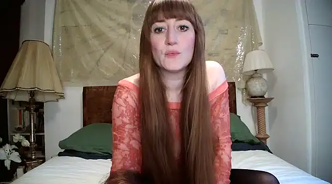 Snapshot of LemmieRed chatting on February 19, 2025, 3:49 pm LemmieRed online show from February 19, 2025, 3:49 pm