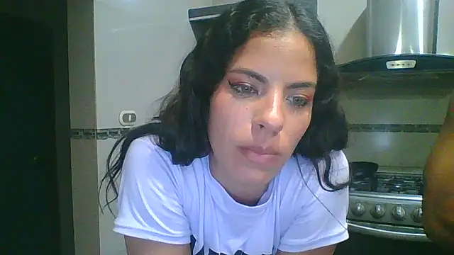 Snapshot of roman_and_jessie chatting on March 16, 2025, 4:30 am roman and jessie online show from March 16, 2025, 4:30 am