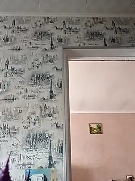 Amy August online show from March 23, 2025, 7:20 am