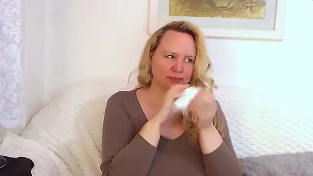 Sarah4you online show from September 26, 2025, 8:38 pm