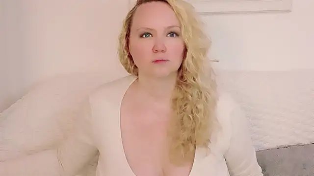 Sarah4you online show from November 10, 2025, 10:04 pm