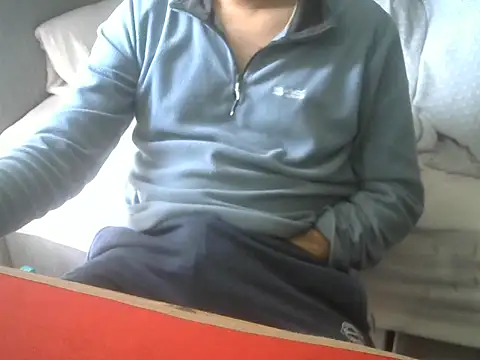 Snapshot of desiloverboy chatting on October 3, 2025, 3:35 pm desiloverboy online show from October 3, 2025, 3:35 pm