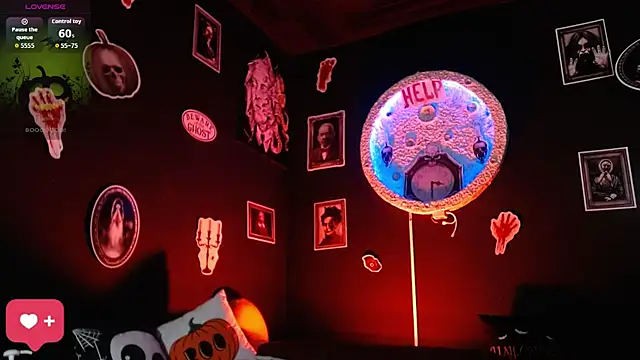 girl intense444 online show from October 19, 2025, 7:05 pm