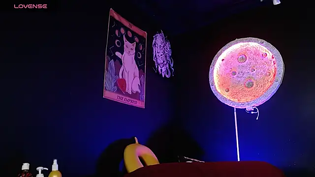 girl intense444 online show from November 8, 2025, 12:31 pm