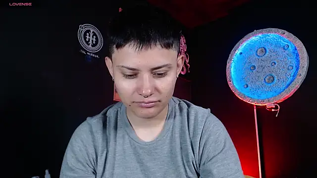 girl intense444 online show from July 17, 2026, 1:41 pm