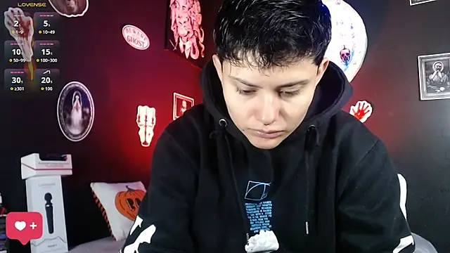 girl intense444 online show from October 15, 2025, 12:57 pm