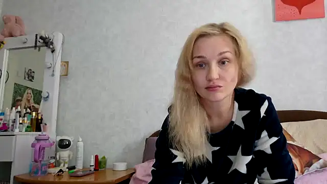 Snapshot of ModelEva chatting on October 4, 2025, 8:27 am ModelEva online show from October 4, 2025, 8:27 am