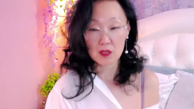 Asian legs online show from April 13, 2026, 10:08 am