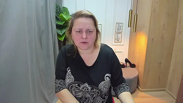 Snapshot of ScarlettSoft chatting on December 17, 2024, 5:51 am ScarlettSoft online show from December 17, 2024, 5:51 am