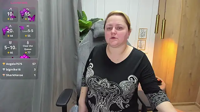 Snapshot of ScarlettSoft chatting on March 18, 2025, 12:28 pm ScarlettSoft online show from March 18, 2025, 12:28 pm