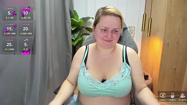 Snapshot of ScarlettSoft chatting on March 18, 2025, 9:23 am ScarlettSoft online show from March 18, 2025, 9:23 am