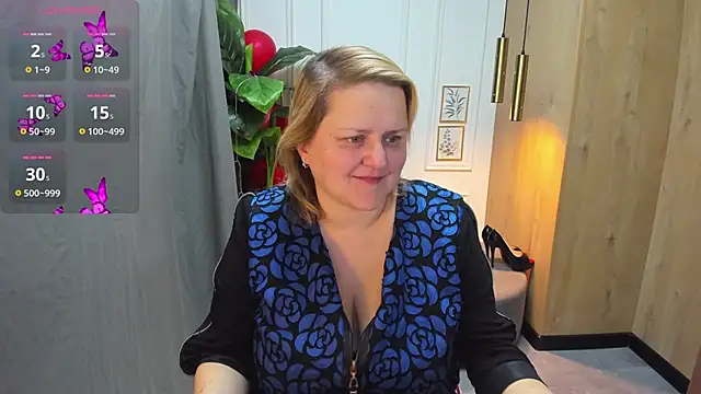 Snapshot of ScarlettSoft chatting on November 12, 2025, 5:22 am ScarlettSoft online show from November 12, 2025, 5:22 am