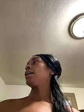EvyThorne online show from October 12, 2025, 4:52 pm