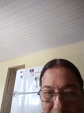 Snapshot of catdool chatting on September 12, 2025, 12:27 pm catdool online show from September 12, 2025, 12:27 pm