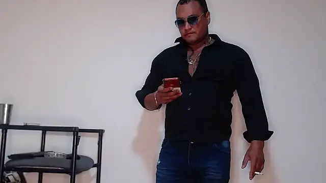 hardrock982 online show from November 28, 2025, 2:28 pm