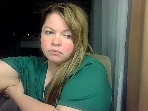 cute  cherry online show from May 6, 2026, 9:52 pm