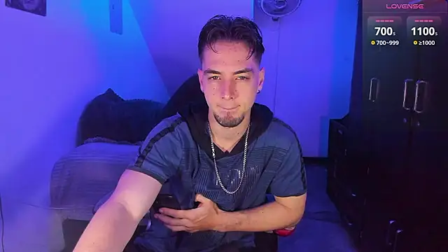 Snapshot of Alex_smith00 chatting on March 1, 2026, 5:13 pm Alex smith00 online show from March 1, 2026, 5:13 pm