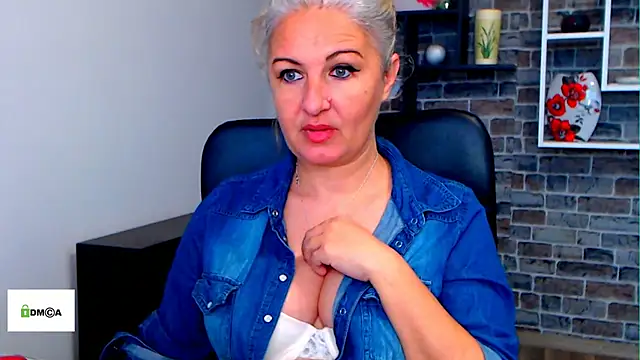 angel devil milf online show from November 28, 2025, 12:05 pm