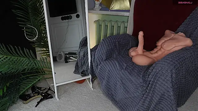 SofiaFoster  online show from November 14, 2025, 5:55 am