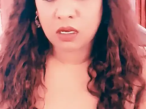 Snapshot of Indianlust69 chatting on February 15, 2026, 11:47 pm Indianlust69 online show from February 15, 2026, 11:47 pm