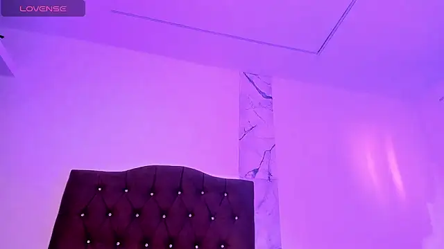 alysson 18 online show from November 7, 2025, 1:15 pm