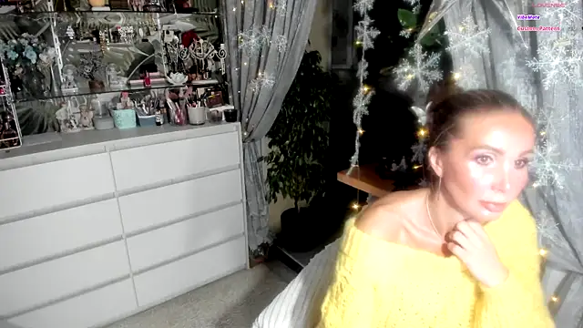 Aurora108 online show from December 21, 2025, 10:54 pm