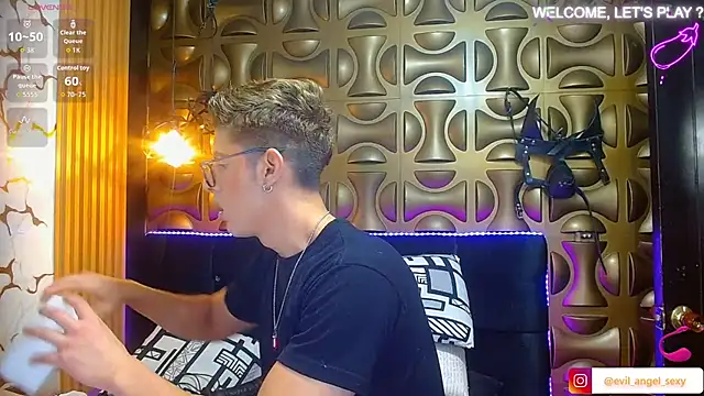 angel sexyevil online show from November 15, 2025, 12:31 pm